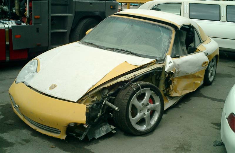 Crashed-996-4S12-800.jpg